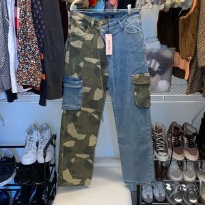 Contrast Camo Straight Leg Cargo Jeans